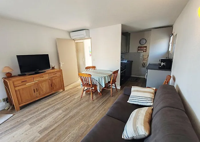 Tres Belle T2, Vue ,le A Pied Saint-Raphaël