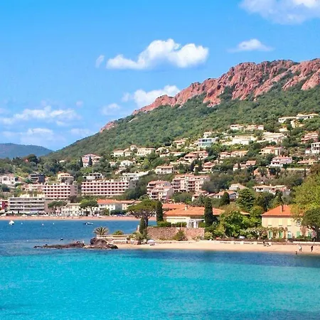 Tres Belle T2, Vue ,le A Pied * Saint-Raphael (Var)