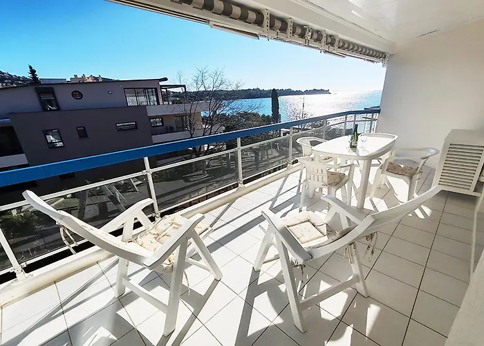 Tres Belle T2, Vue ,le A Pied Saint-Raphaël