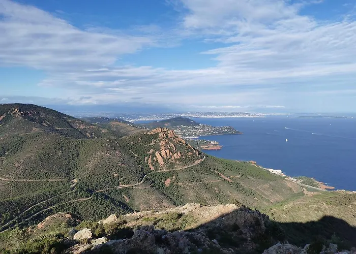 Tres Belle T2, Vue ,le A Pied *