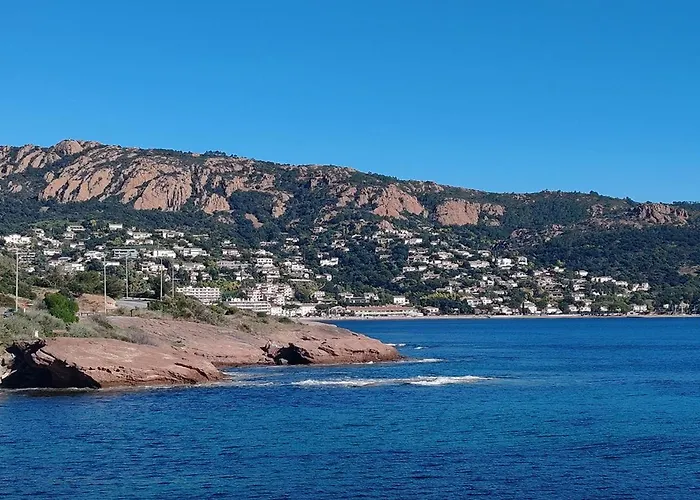 Tres Belle T2, Vue ,le A Pied Saint-Raphaël